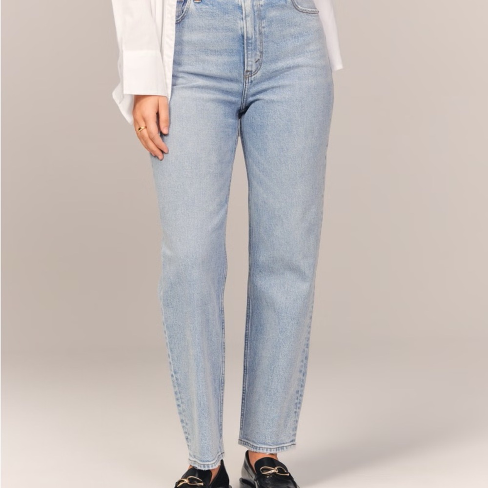 Abercrombie & Fitch Curve Love Ultra High Rise Ankle Straight Jean
